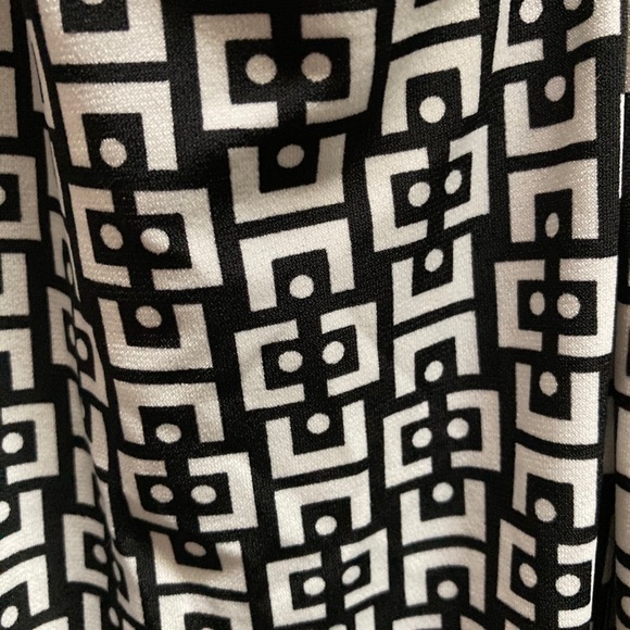 Max Studio Top - Picture 4 of 5